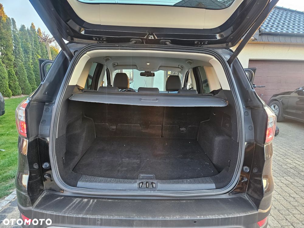 Ford Kuga 1.5 EcoBoost 2x4 Titanium - 36