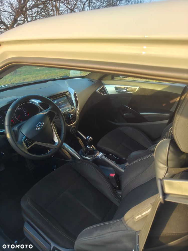 Hyundai Veloster 1.6 Style - 8