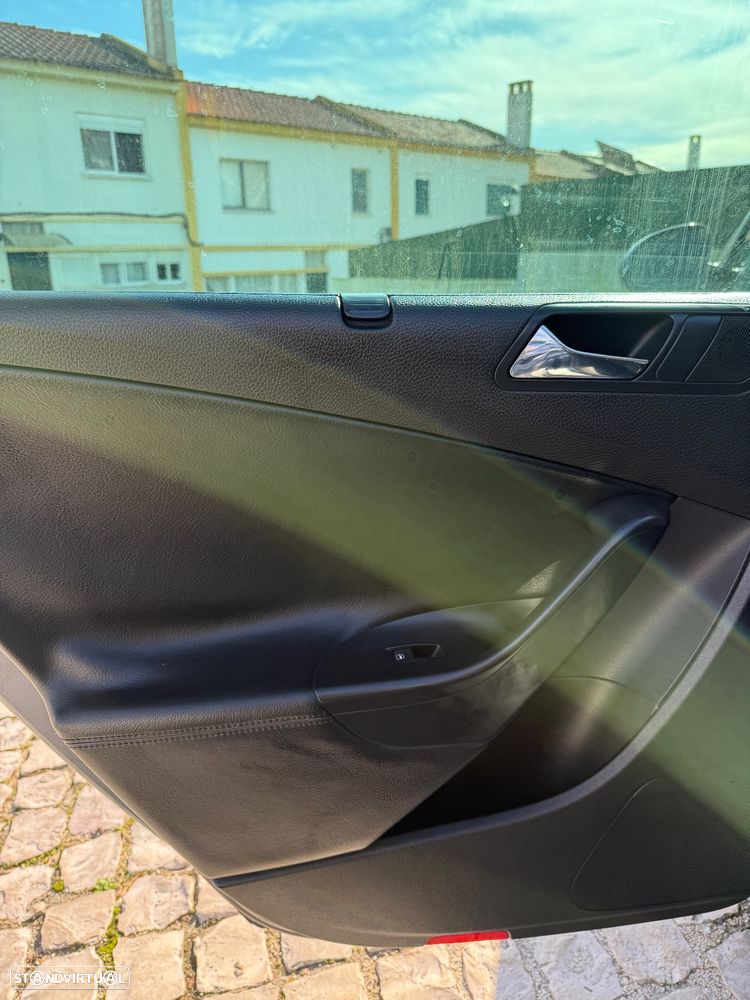 VW Passat Variant - 15