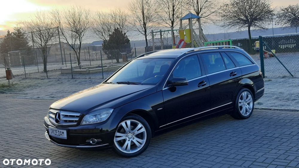 Mercedes-Benz Klasa C 180 CGI Automatik BlueEFFICIENCY Avantgarde - 4