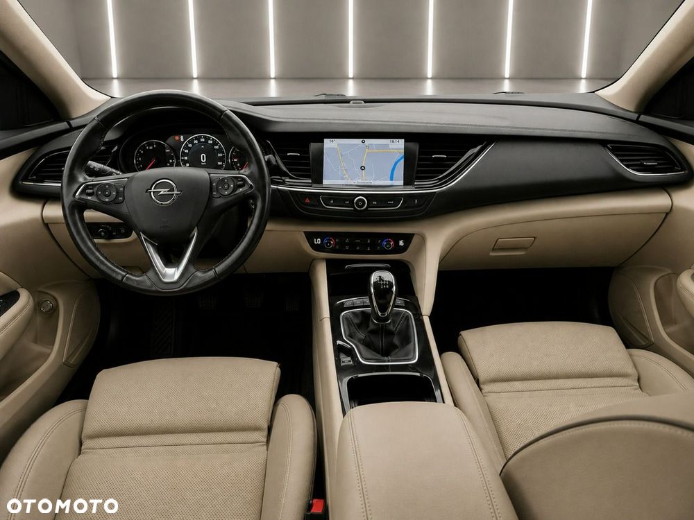 Opel Insignia - 11