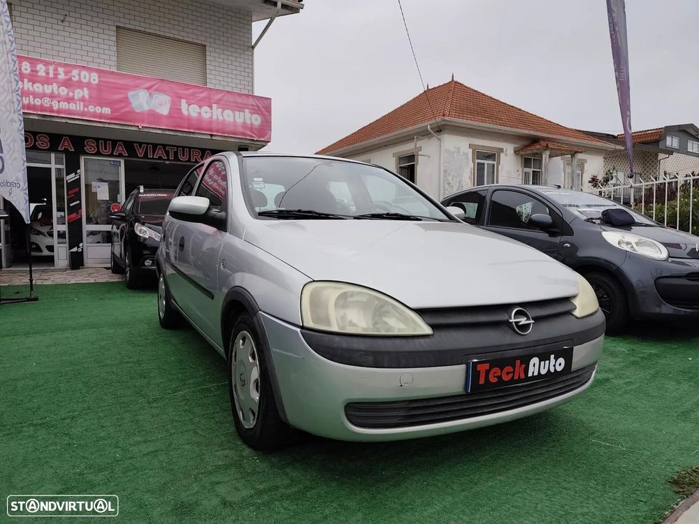 Opel Corsa 1.2 16V Confort - 1