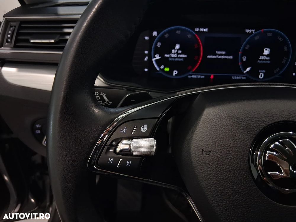 Skoda Superb 2.0 TDI DSG Ambition - 17