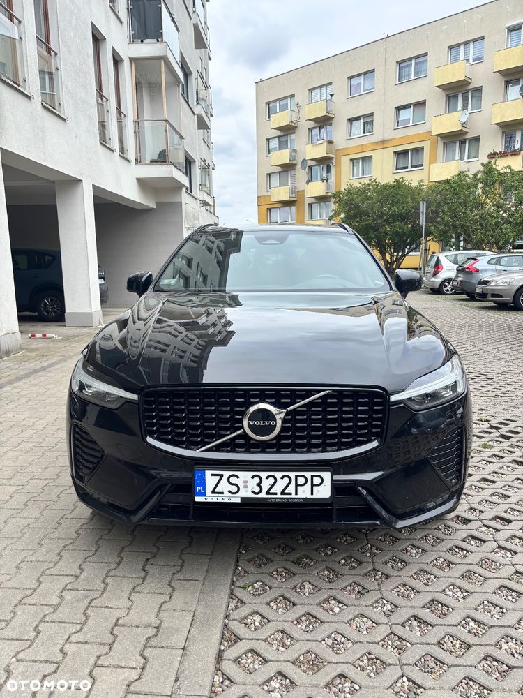 Volvo XC 60 B4 D AWD Plus Dark - 3