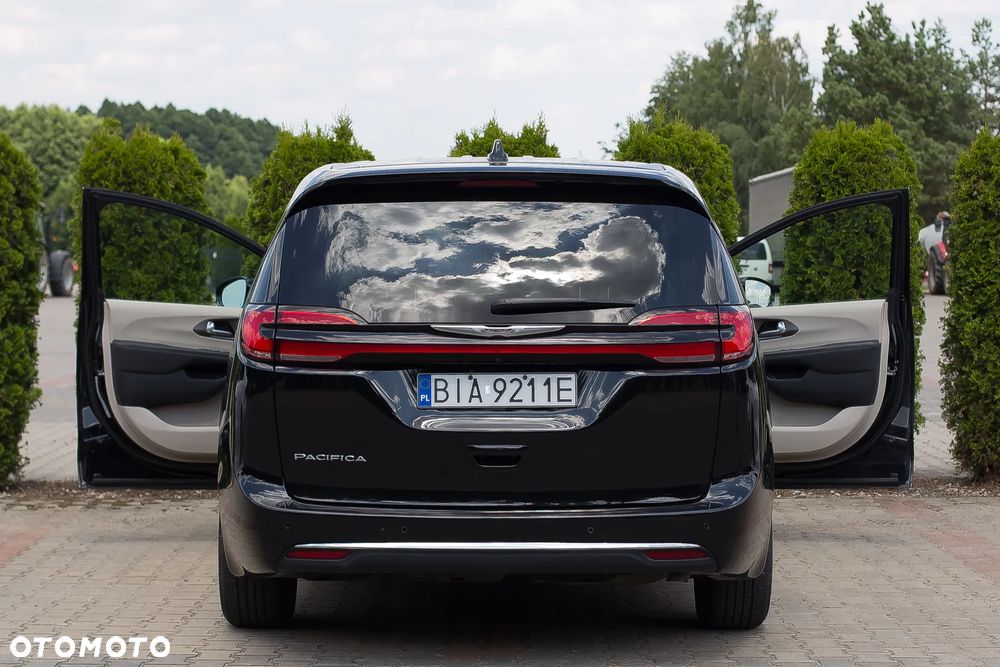 Chrysler Pacifica - 11