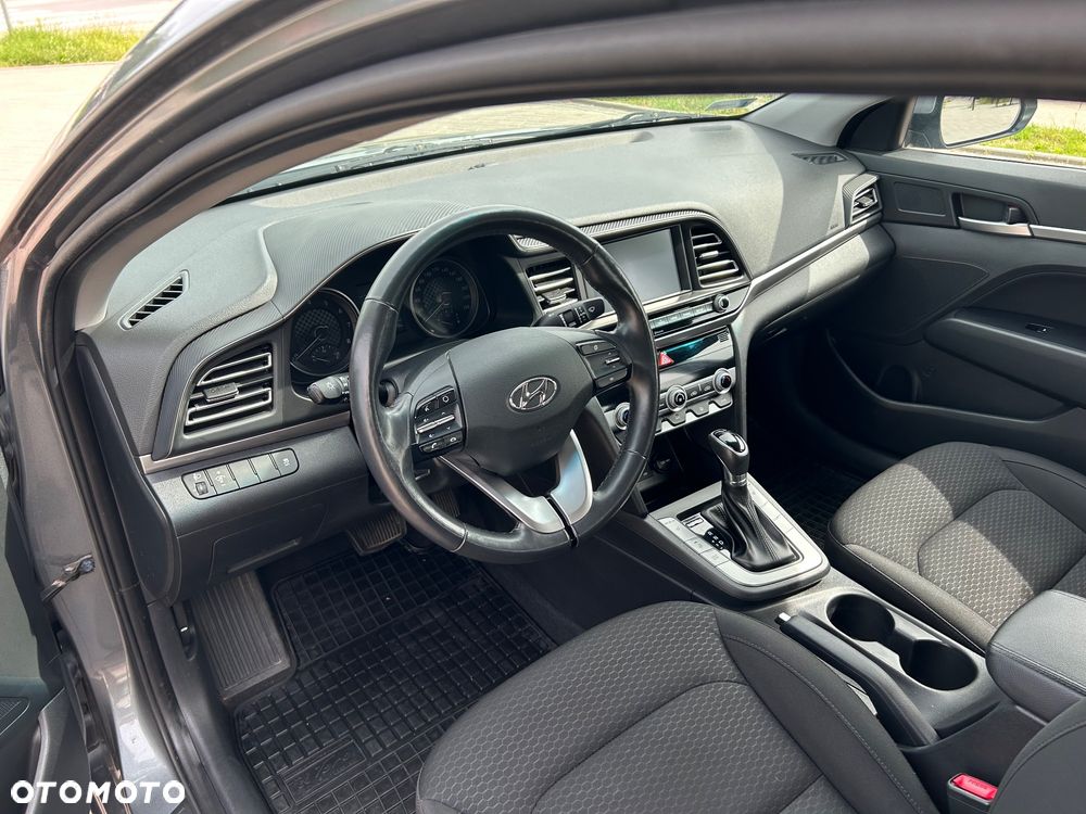 Hyundai Elantra 1.6 Premium - 15