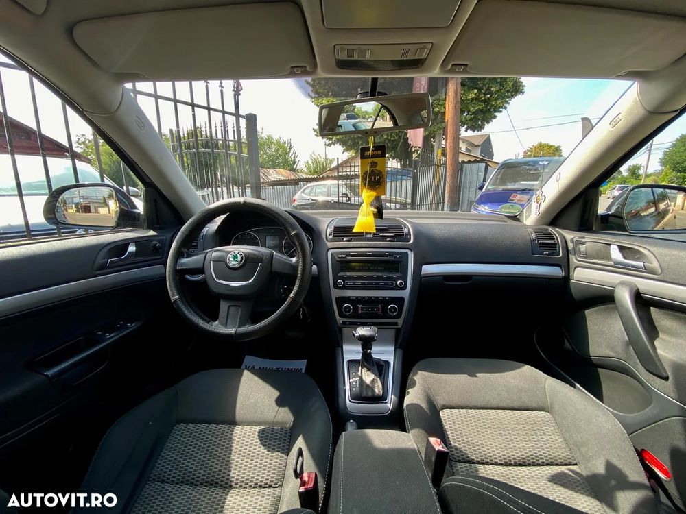 Skoda Octavia 1.8 TSI Business DSG - 4
