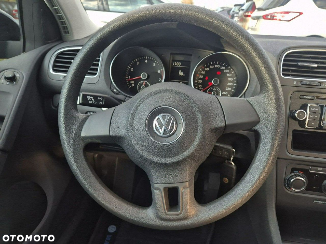 Volkswagen Golf - 26