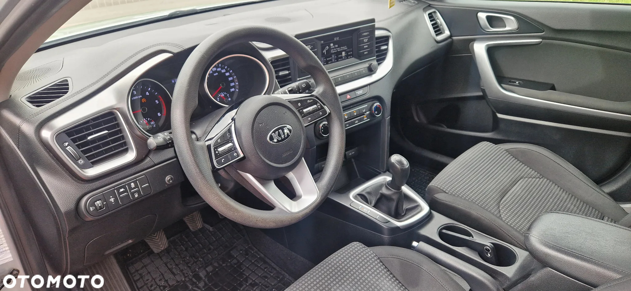 Kia Ceed - 12