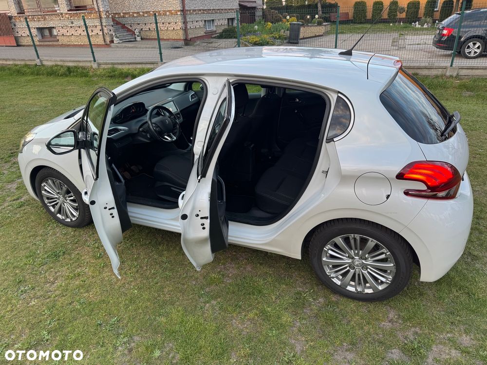 Peugeot 208 1.2 PureTech Allure - 9