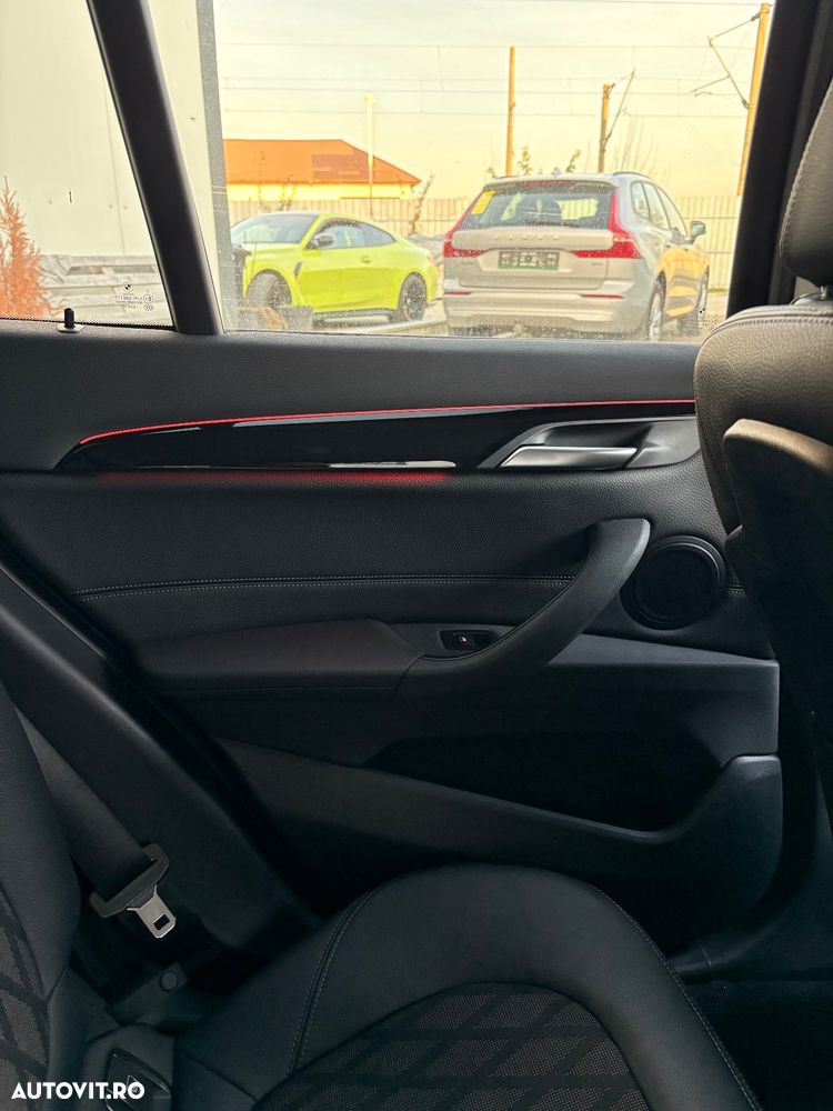 BMW X1 xDrive20i AT xLine - 25