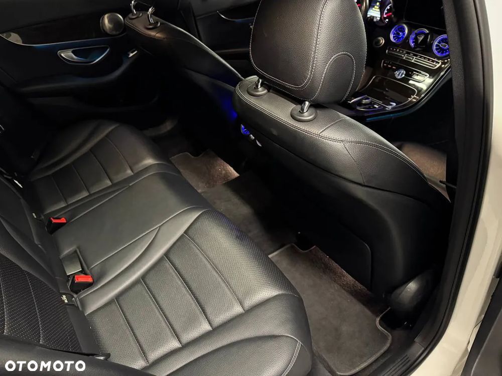 Mercedes-Benz Klasa C 300 9G-TRONIC - 10