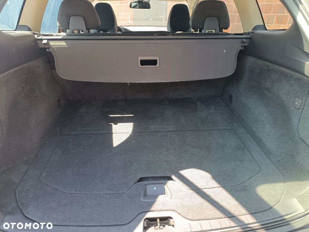 Volvo XC 60 D4 Momentum - 11