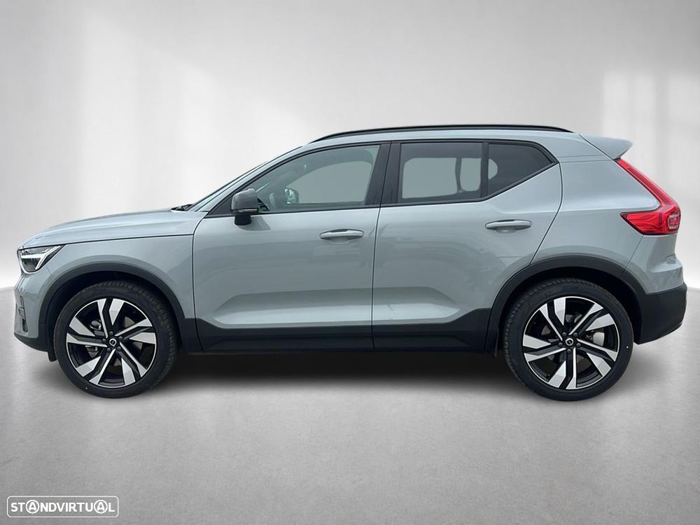 Volvo XC 40 2.0 B3 Plus Dark - 3