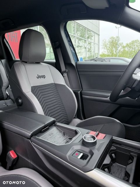 Jeep Compass 73.7kWh First Edition FWD - 18