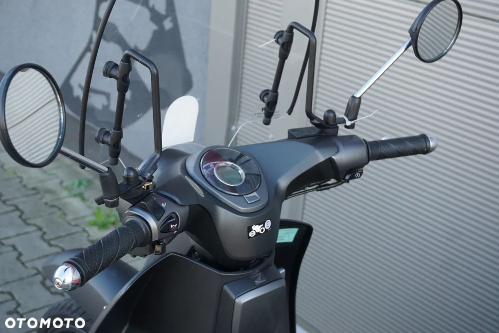 Honda Super Cub - 8