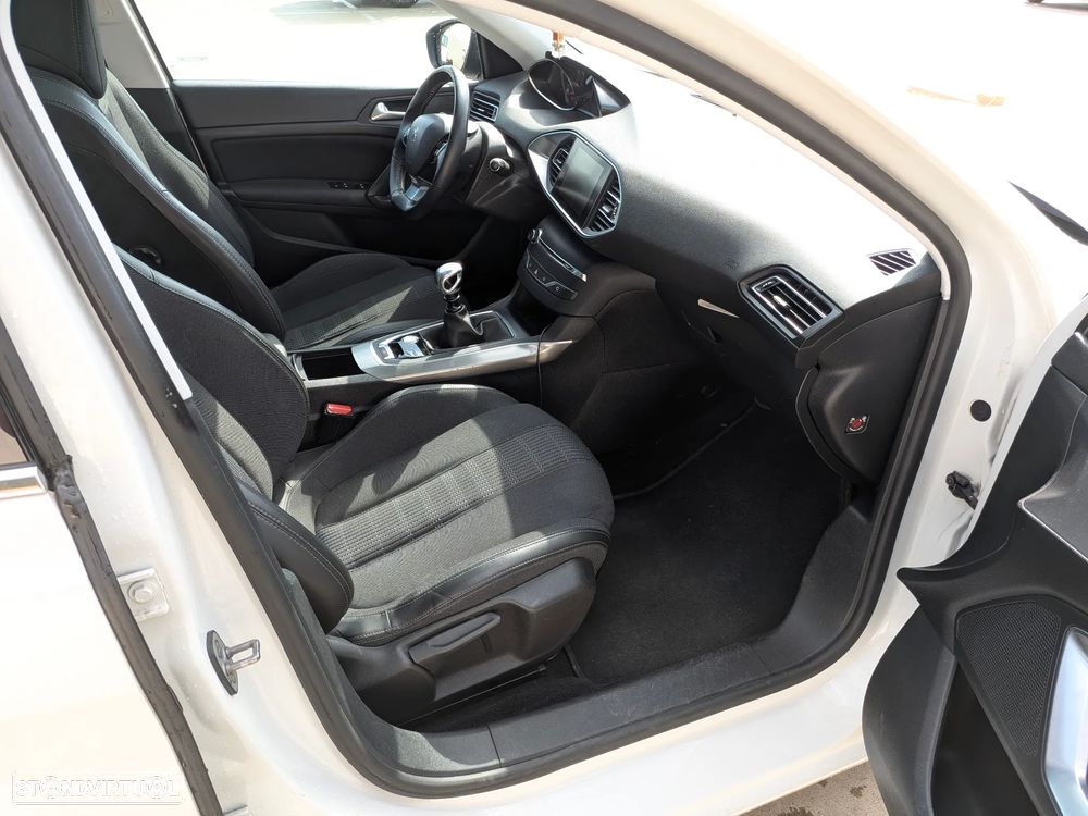 Peugeot 308 SW BlueHDi 120 Stop & Start Business-Line - 18