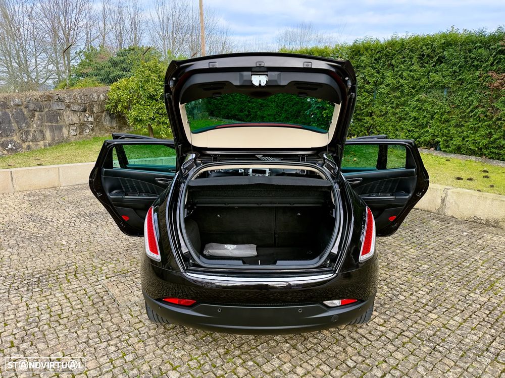 Lancia Delta 1.6 M-Jet Platino Com 57X - 28