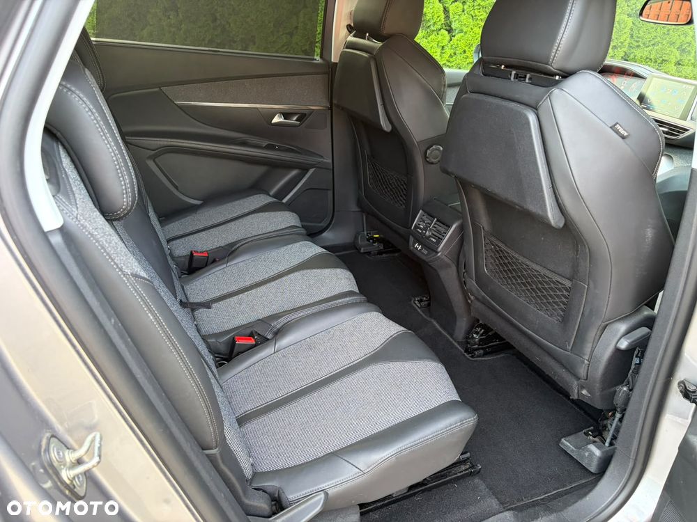 Peugeot 5008 - 13