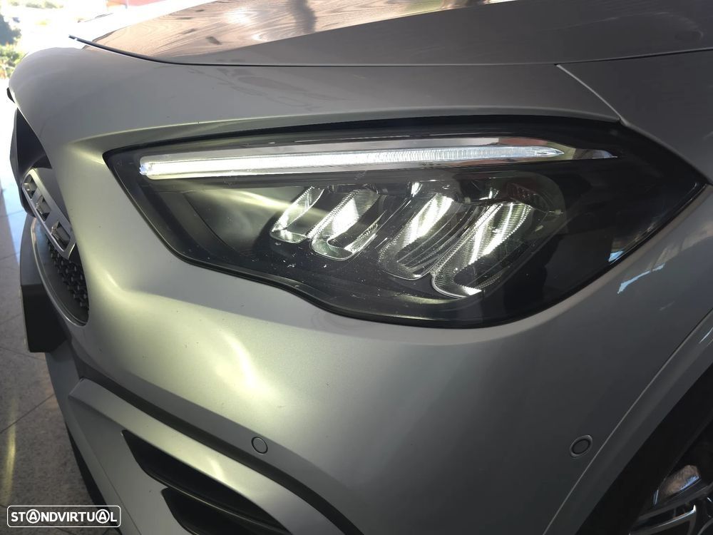 Mercedes-Benz GLA 180 d AMG Line - 8