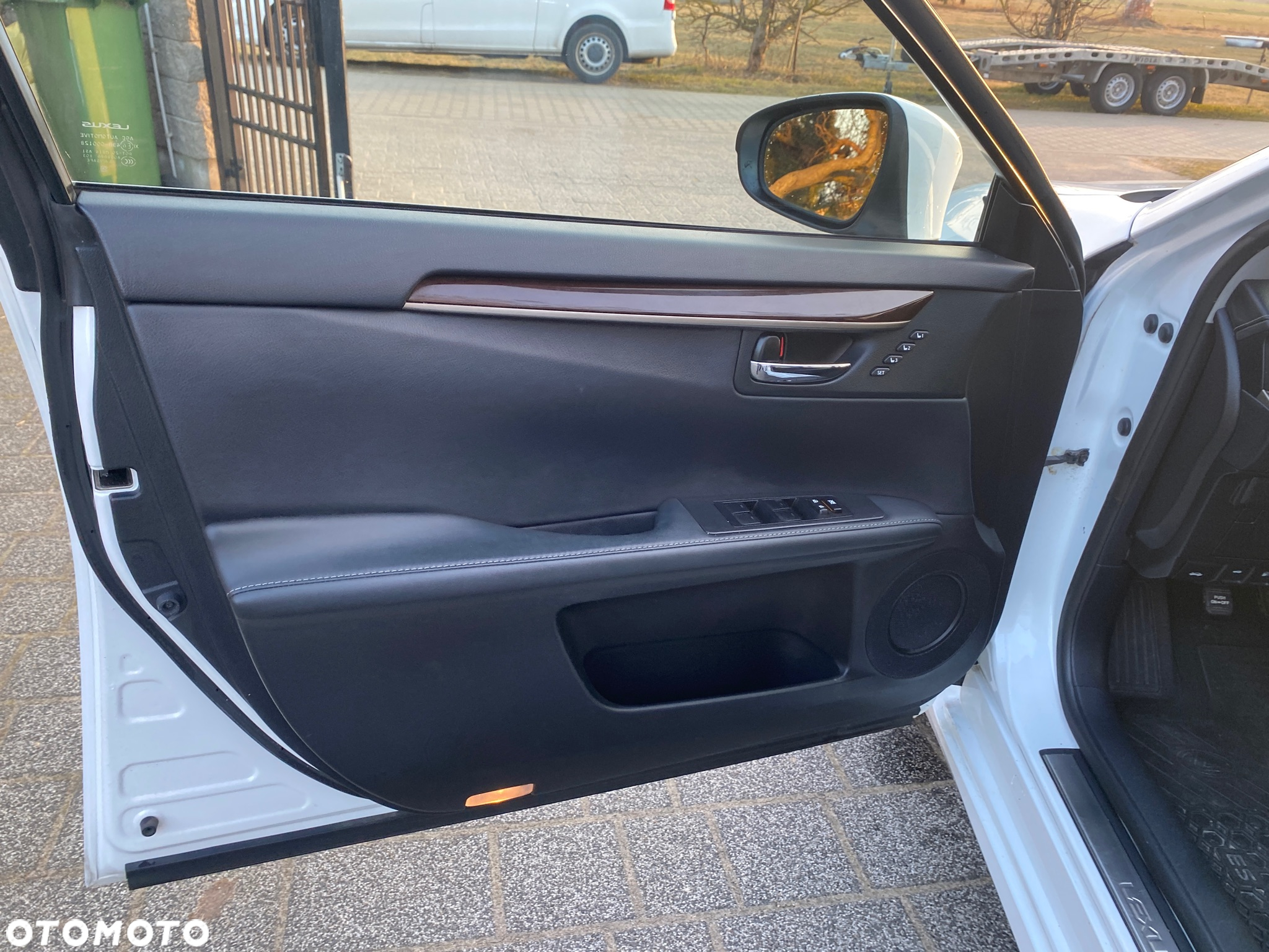 Lexus ES 300h Prestige - 16