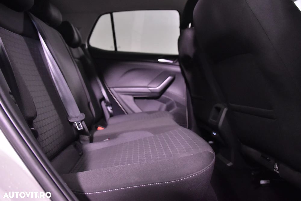 Volkswagen T-Cross - 12