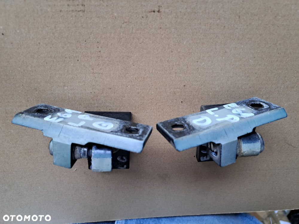 ZAWIAS ZAWIASY DRZWI BMW E60 M61 - 2
