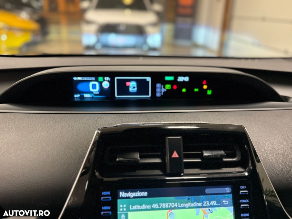 Toyota Prius Hybrid Solar - 18