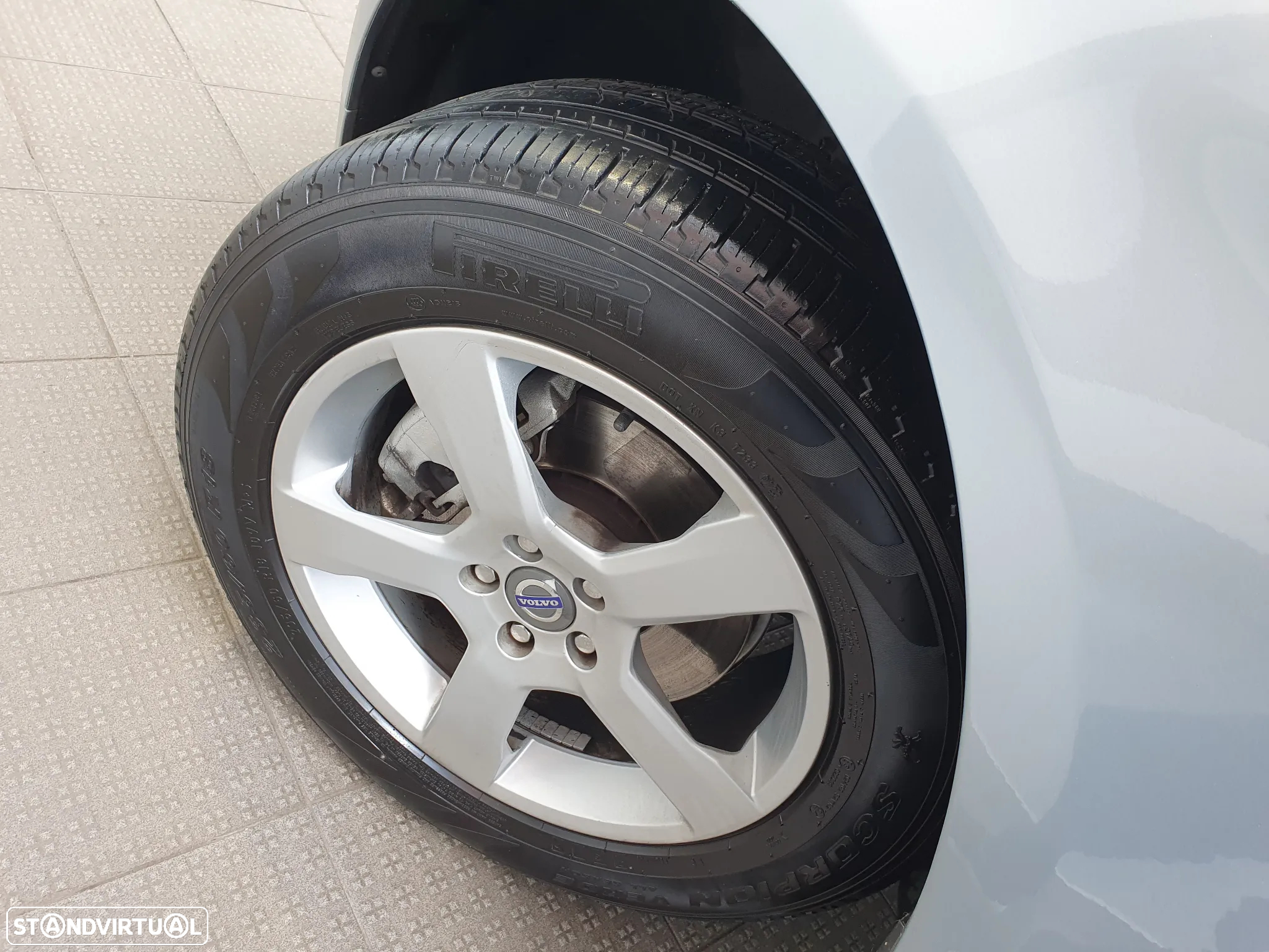 Volvo XC 60 2.0 D4 R-Design - 21
