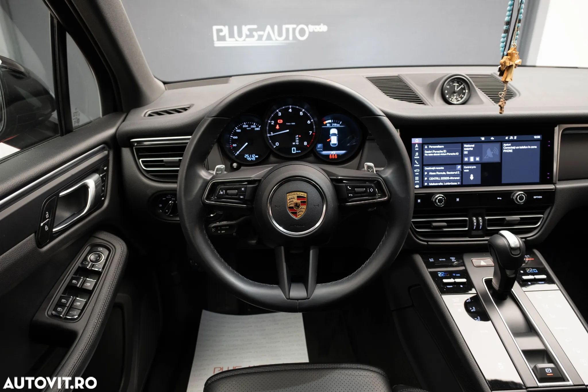 Porsche Macan T - 26