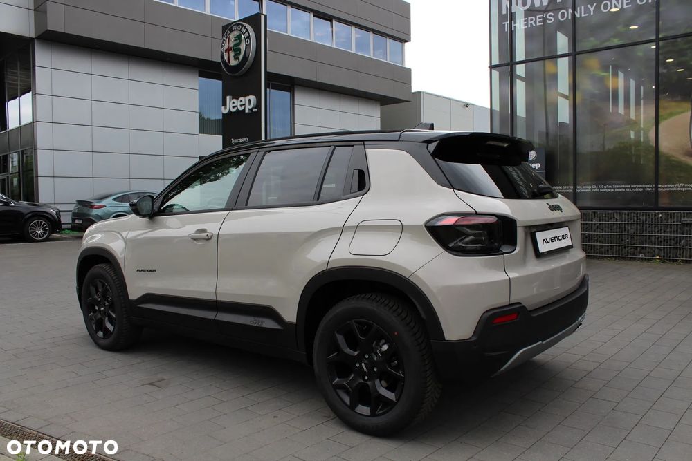 Jeep Avenger 1.2 T3 mHEV Black Edition FWD eDCT6 - 11