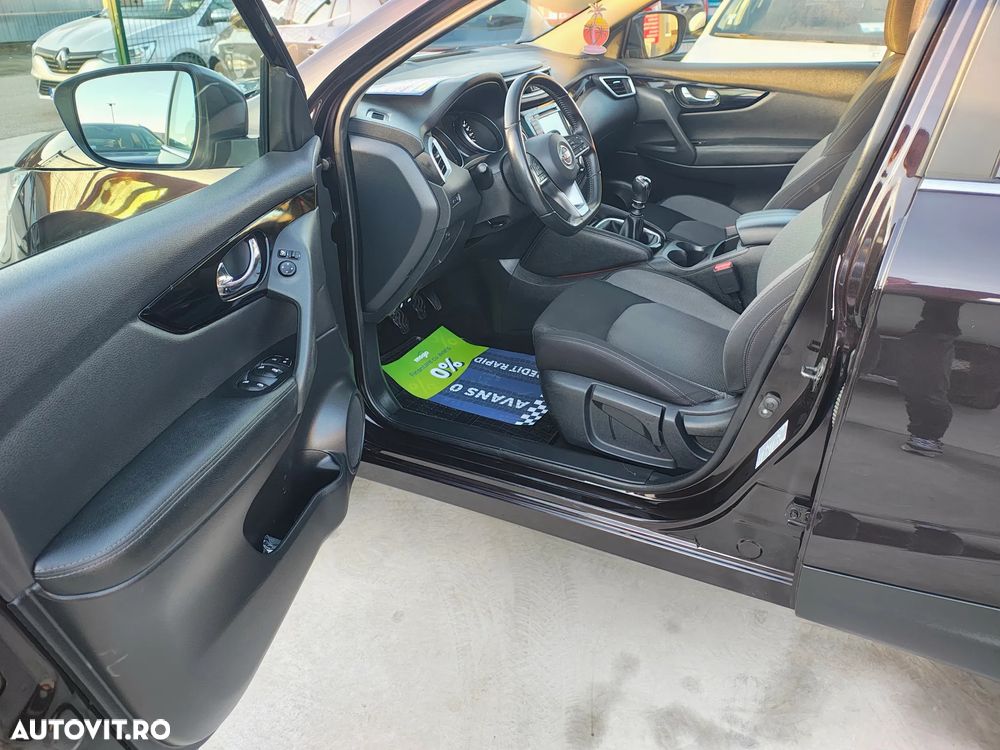 Nissan Qashqai 1.3 DIG-T N-CONNECTA - 17