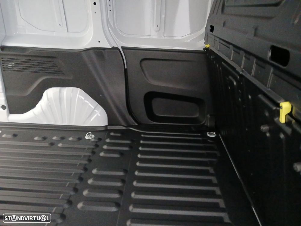 Peugeot E-Partner - 19