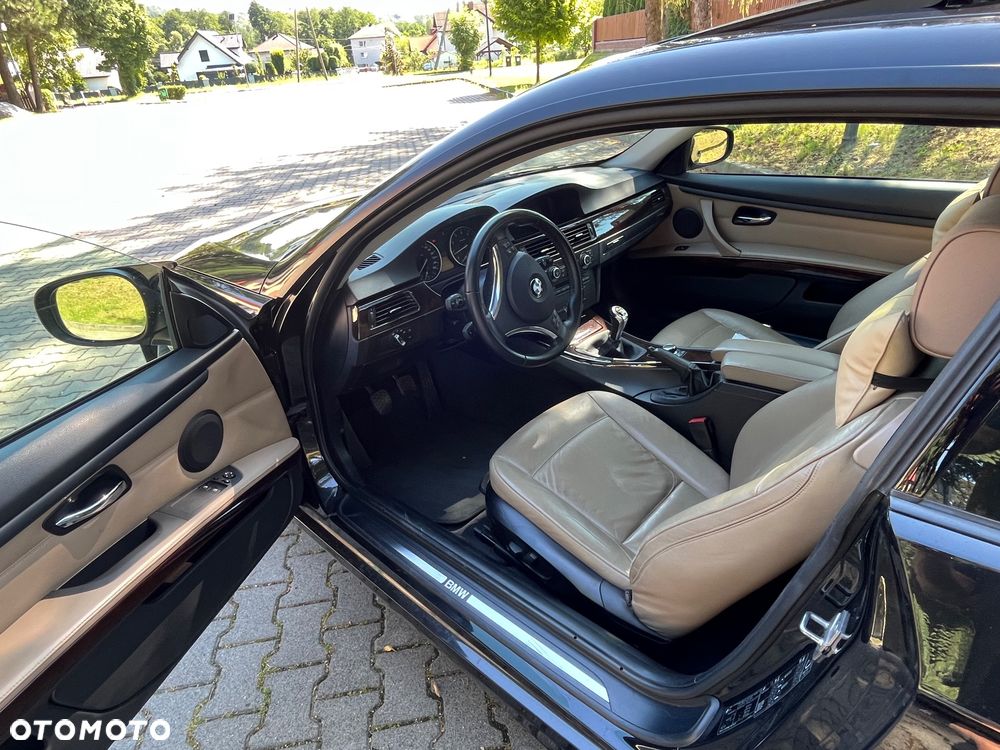 BMW Seria 3 320i - 29