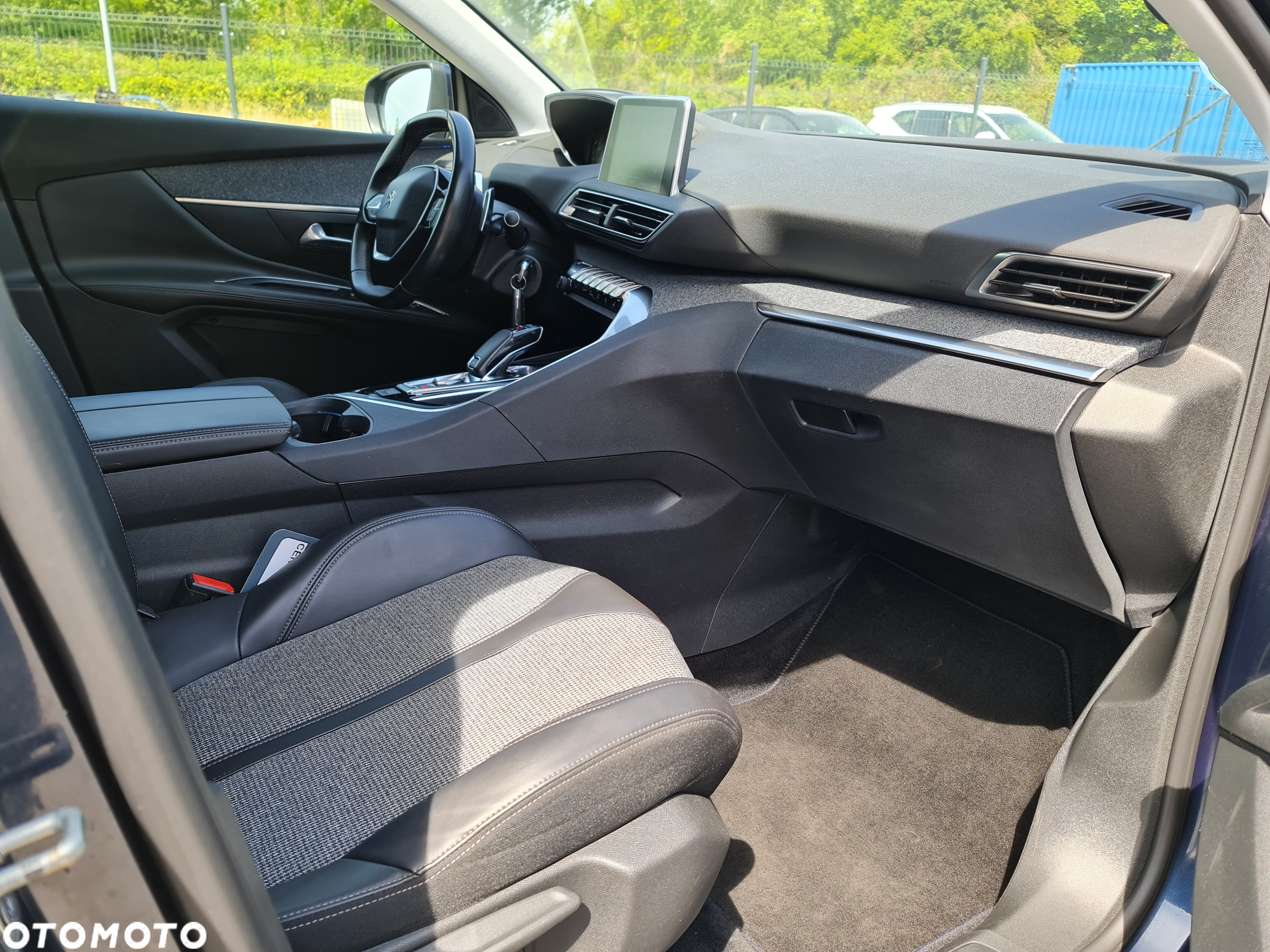 Peugeot 5008 1.6 BlueHDI Allure S&S EAT6 - 17