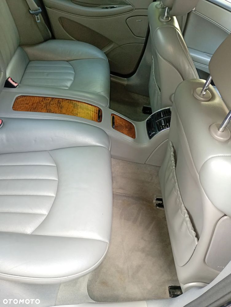 Mercedes-Benz CLS - 13