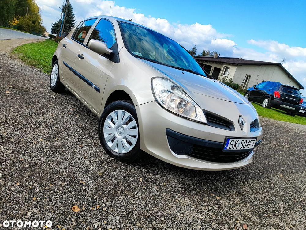 Renault Clio 1.2 16V Campus - 13