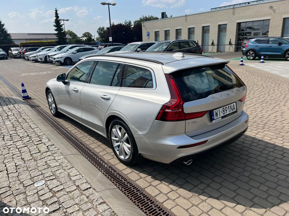 Volvo V60 2021 photo 3