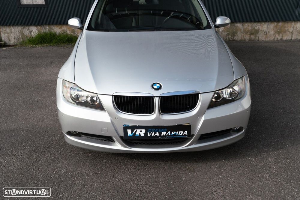 BMW 320 d EfficientDynamics - 11