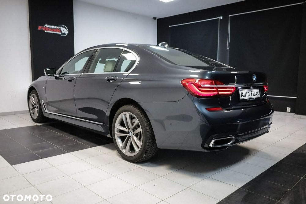 BMW Seria 7 - 12