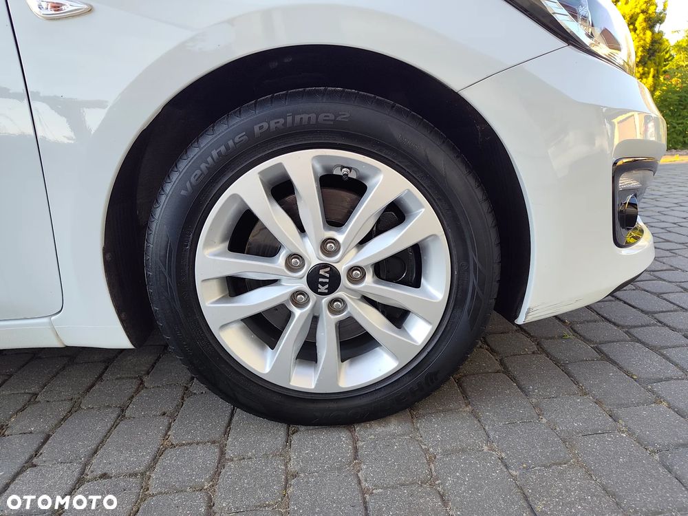 Kia Ceed 1.6 GDI Dream Team Edition - 32