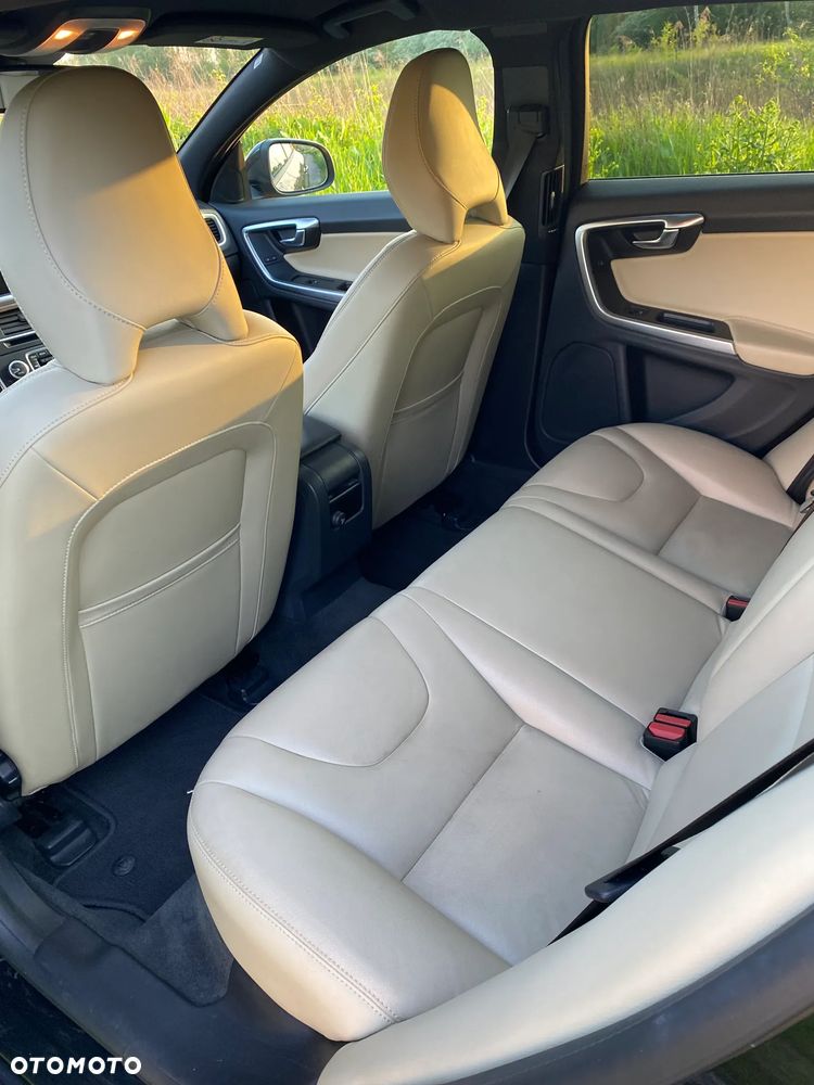 Volvo V60 D4 Drive-E Base - 11