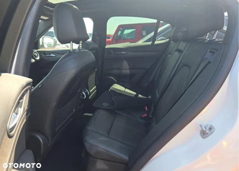 Alfa Romeo Stelvio 2.0 Turbo TI Q4 - 11