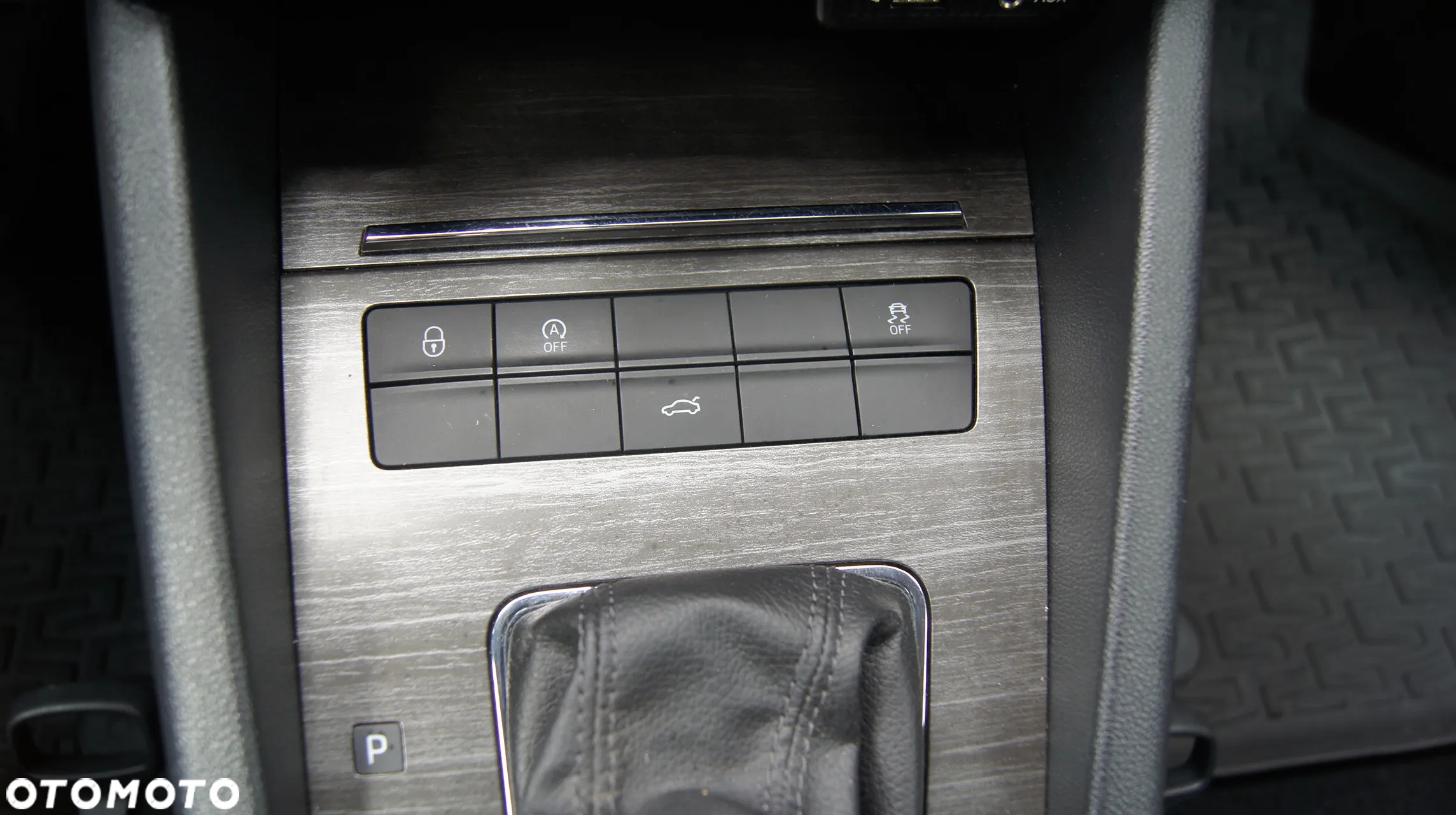 Skoda Octavia Combi 2.0 TDI 4x4 DSG Scout - 21