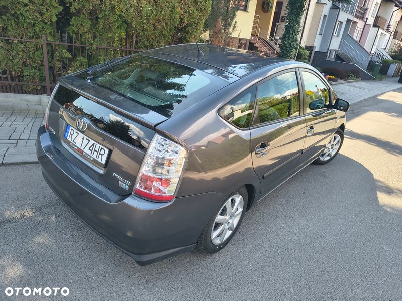 Toyota Prius - 5