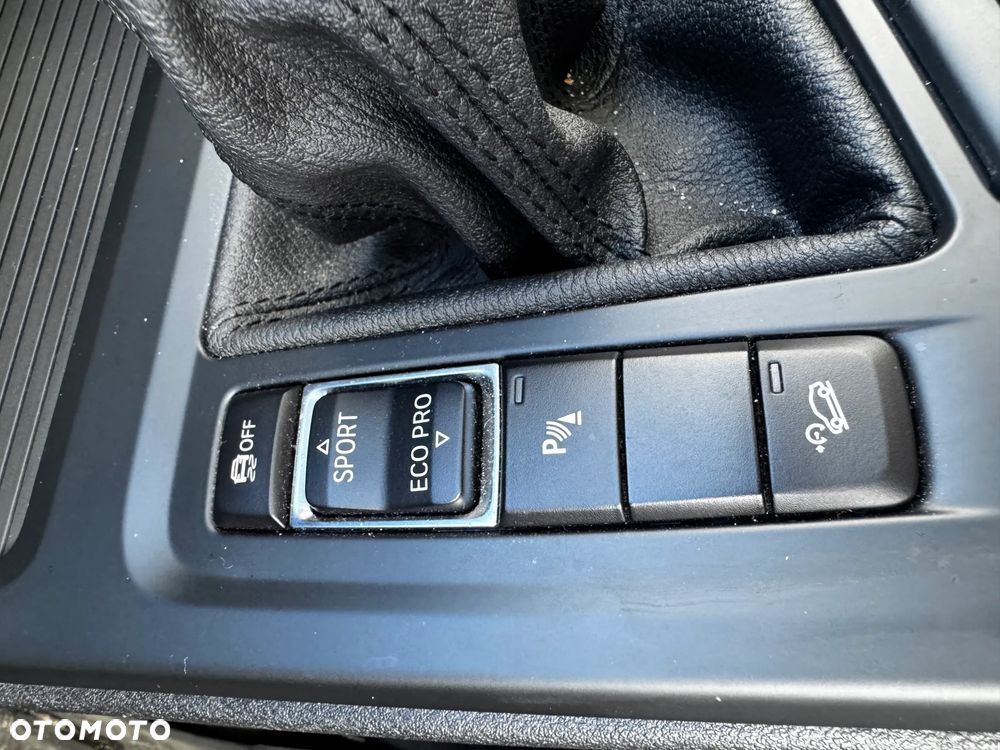 BMW X1 xDrive25i Advantage - 16