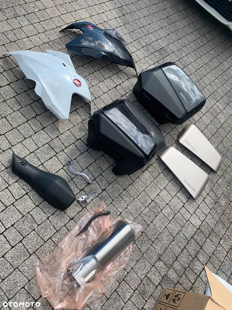 Honda NT 1100 kufer bok osłona owiewka podnóżek - 1