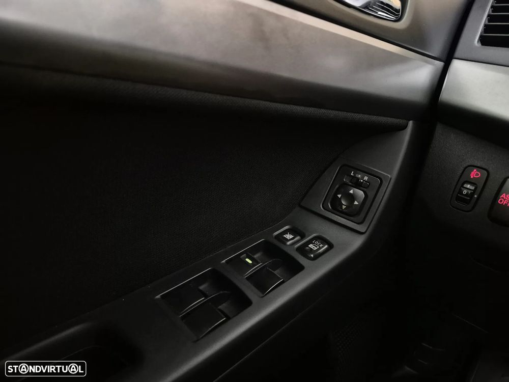 Mitsubishi Lancer 1.5 Inform - 10