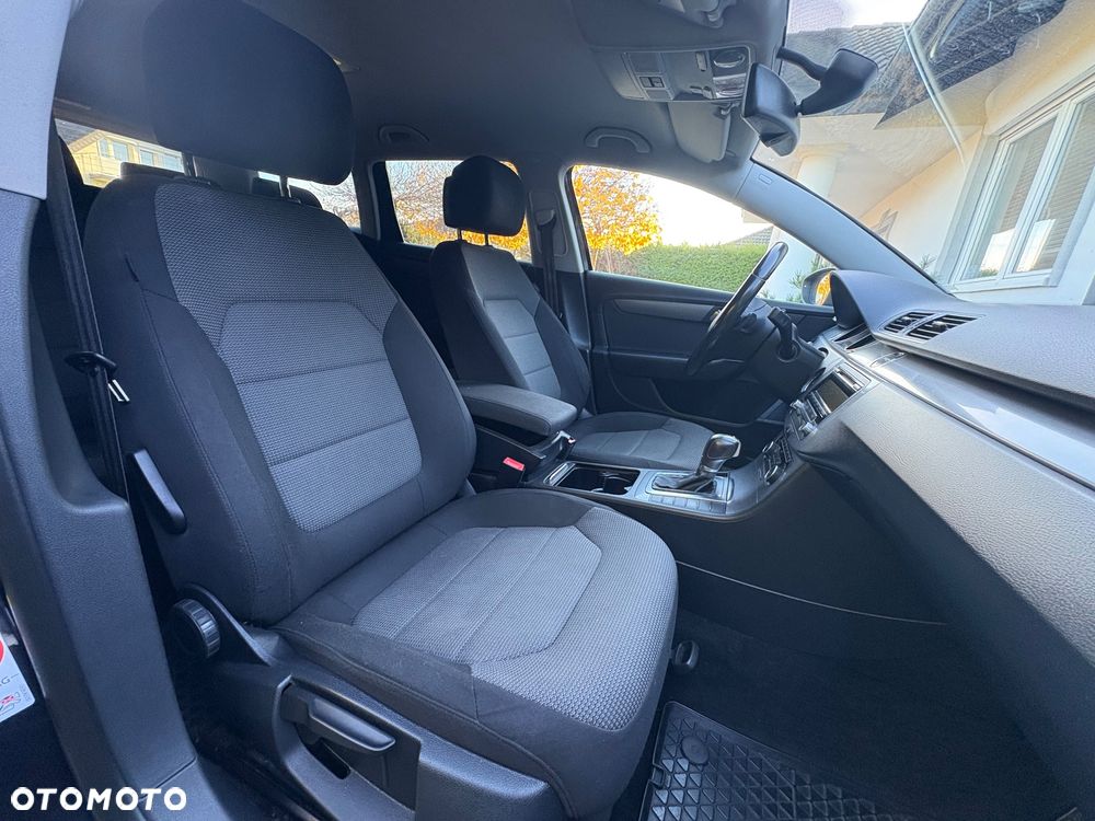 Volkswagen Passat 2.0 TDI Comfortline DSG - 10