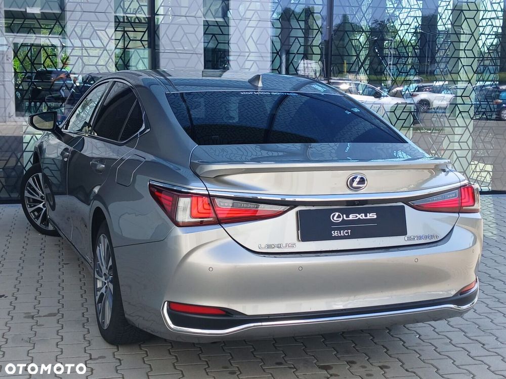 Lexus ES - 12